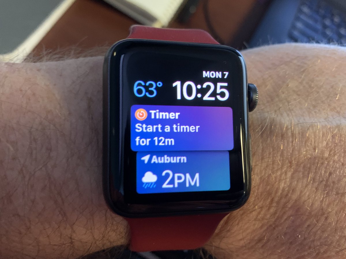 Chapman8tor's tweet image. Why in the world does brain dead #Siri think I need to start a 12 minute (pizza) timer at 10:25 on a Monday morning??? #LastiPhoneEver #AndroidNext