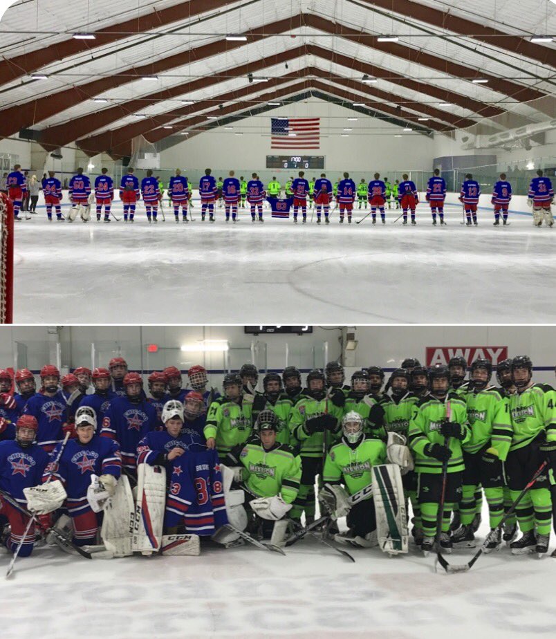 Cya16U's tweet photo. Submitted by the Bruns family.  A pic says a thousand words, and the Bruns family is grateful a thousand times over for the show of support for their son Payton.  Payton misses his team back.  @CYAboyshockey @cyagirlshockey @AHAI_1 @ChicagoMission https://t.co/COxjWxU97S