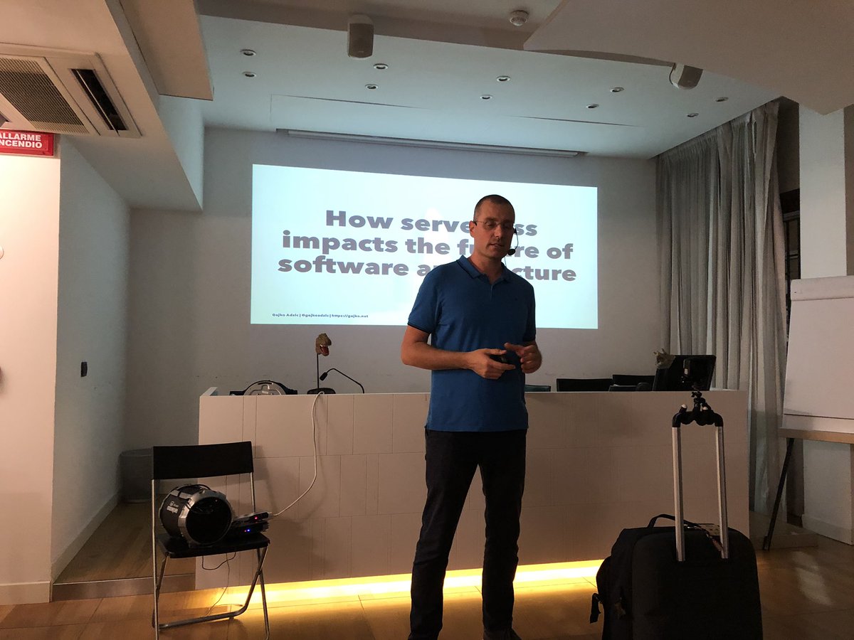 Watching <a href="/gojkoadzic/">Gojko Adzic</a> speaking at the Meetup in Milan organized by <a href="/avanscoperta/">avanscoperta</a> about how Serverless impacts software development! Awesome as always! #wearelearners