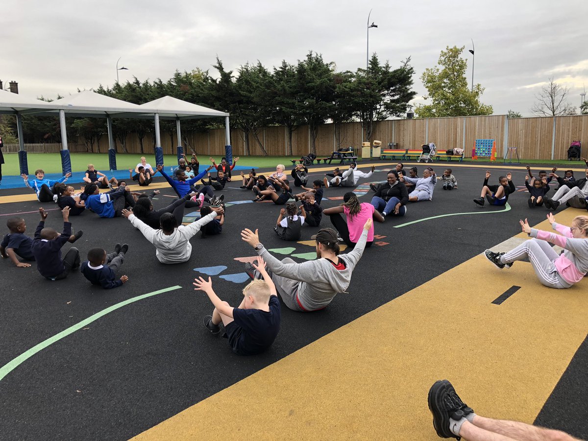stpetersdag's tweet photo. Thank you to everyone who came along today. We are lucky to have the support of such a wonderful community. Thank you to Mr Russell for organising another great event. #WeTheFamilyOfStPeters #Brexercise #Friends #Community https://t.co/kYVNnu8Sy3