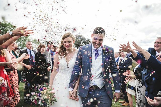 ReddawayProd's tweet photo. Such a super busy confetti photos, but I am sure by now you all know how much I love confetti shots! #confetti #wedding #weddingphotography #weddingphoto #devonbride #devonwedding #devonweddingphotography #devonweddingphotographer #shootprooflovesweddingโฆ https://t.co/FnvdHzECRw https://t.co/GPbu2BWP66