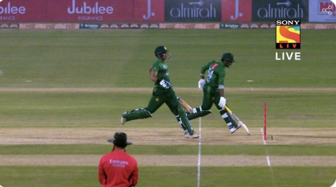 RashmitaJha's tweet photo. When #ImranKhan Says “Jab tak main na Bolu, LOC nahi jana” And; You take U turn immediately 🇵🇰
#PAKvsSL #Pakistan #pakcomedy https://t.co/m6lVeYM0oe