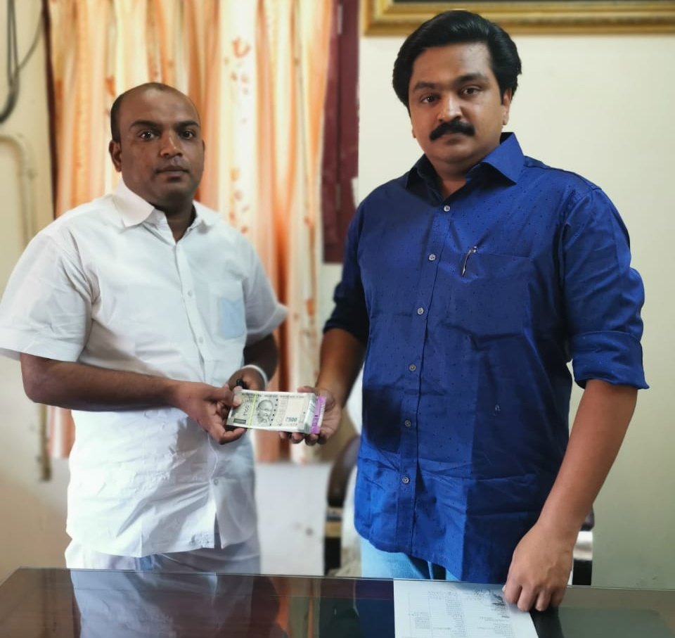 Hassan_tnpyc's tweet photo. Thanku @JebiMather madam for the 1 lakh, for construction houses in Gudalur flood hit area. @TN_PYC, @IYC, @srinivasiyc @Allavaru @MukulWasnik https://t.co/PciZL3arK7