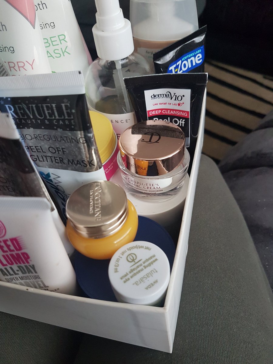 Amy07151308's tweet photo. #makeup #makeuptester #Beauty #skincare #skincaretester #tester
#facemaktester #beautycare #cvswarrior #eyelashes #eyelashextensions #eyelashtester #lovemakeup #sunglasses #KeepFighting #MakeupTwitter #makeuplook #makeupjunkie #bigeyelashes #lipstick #lipsticktester #cvs #mummy https://t.co/v1iNriynV0