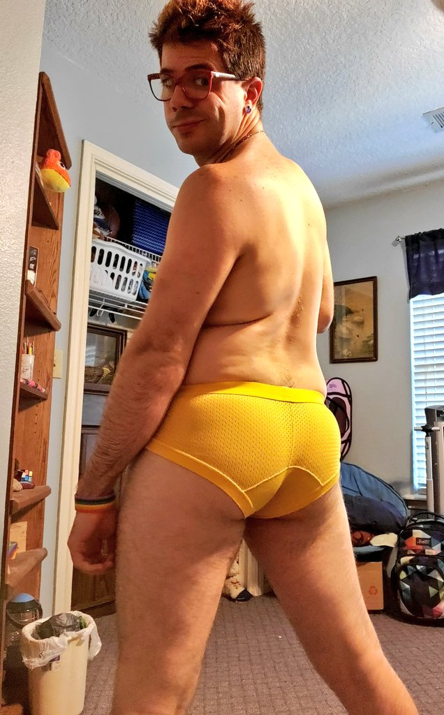 PrismaticPup's tweet photo. Fresh out of the shower and loving my yellow undies mmmm 💛💛💛 
#gay #bulge #yellowunderwear #undies #cockout #freshouttheshower #glasses #hairychest #smile #messyhair #largepackage #dickprint #nipples https://t.co/yiDUnAoFh9