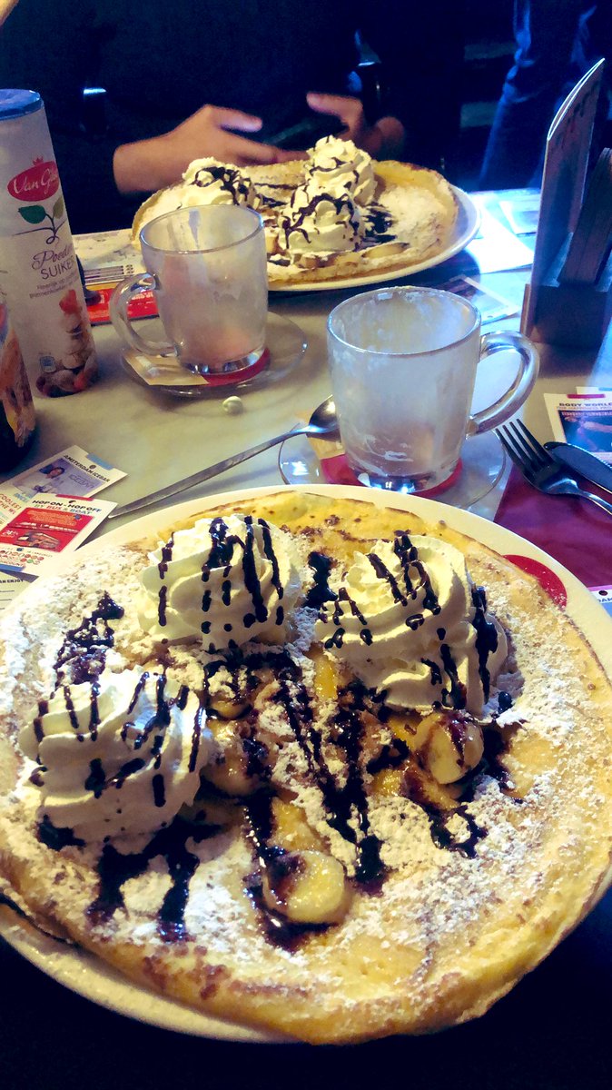 MattJBolam's tweet photo. A perfect weekend finished. The Netherlands - ♥️ Amazing city, amazing food &amp; amazing company. Now tucked up back in London ready to battle another week.  😌 https://t.co/S0z3LIVqaf