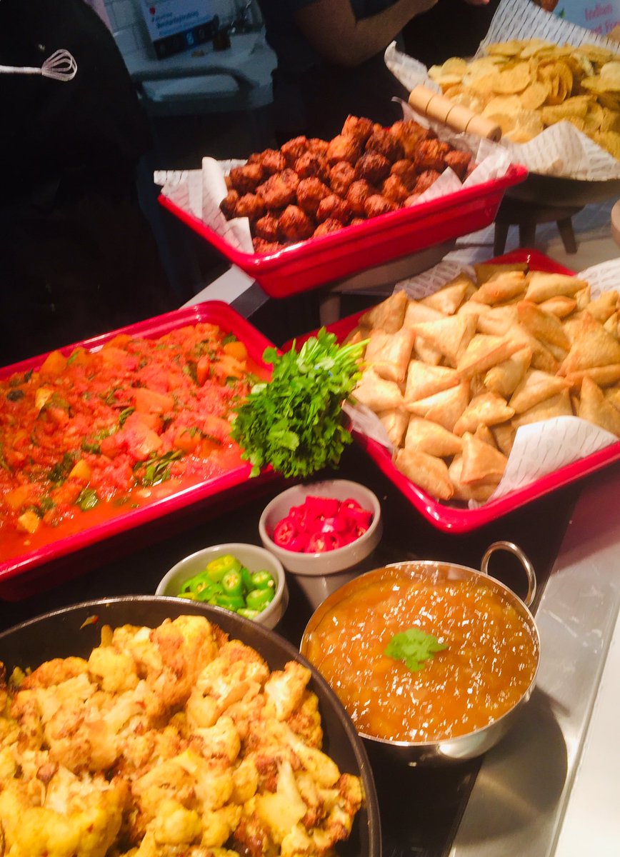 mtgs_jan's tweet photo. We spiced it up today at Mtgs with our Indian street food ๐ฅต๐ถ#teammerchants #loveyourlunch @MTSHospitality @thenorthernchef @almammoore @PaulCMarkham @ChartwellsInd https://t.co/FV0p7tOmZo