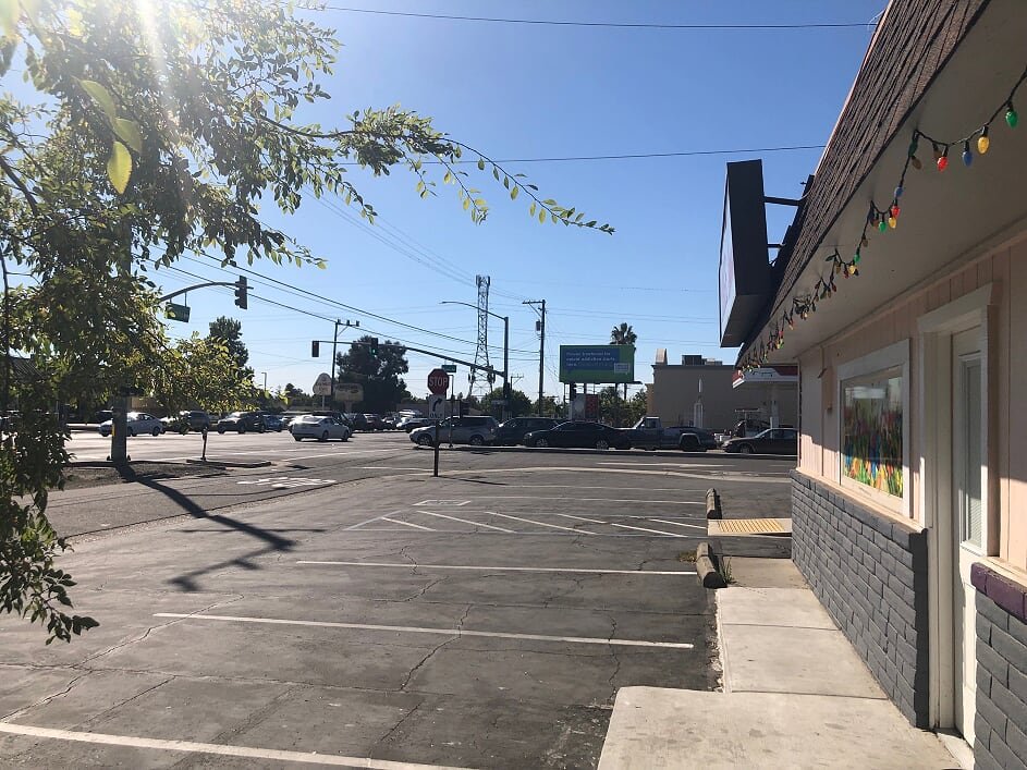 SacCommercialRE's tweet photo. Now available - 2,500 SF free-standing office/retail space (Zoned: BP) on the hard corner of El Camino and Howe with high exposure and strong traffic counts exceeding 32,000 vehicles per day. #SacCRE #SacCommercial 

Listing Brochure: https://t.co/1bitkJXqp4 https://t.co/Xb1cua5ADV