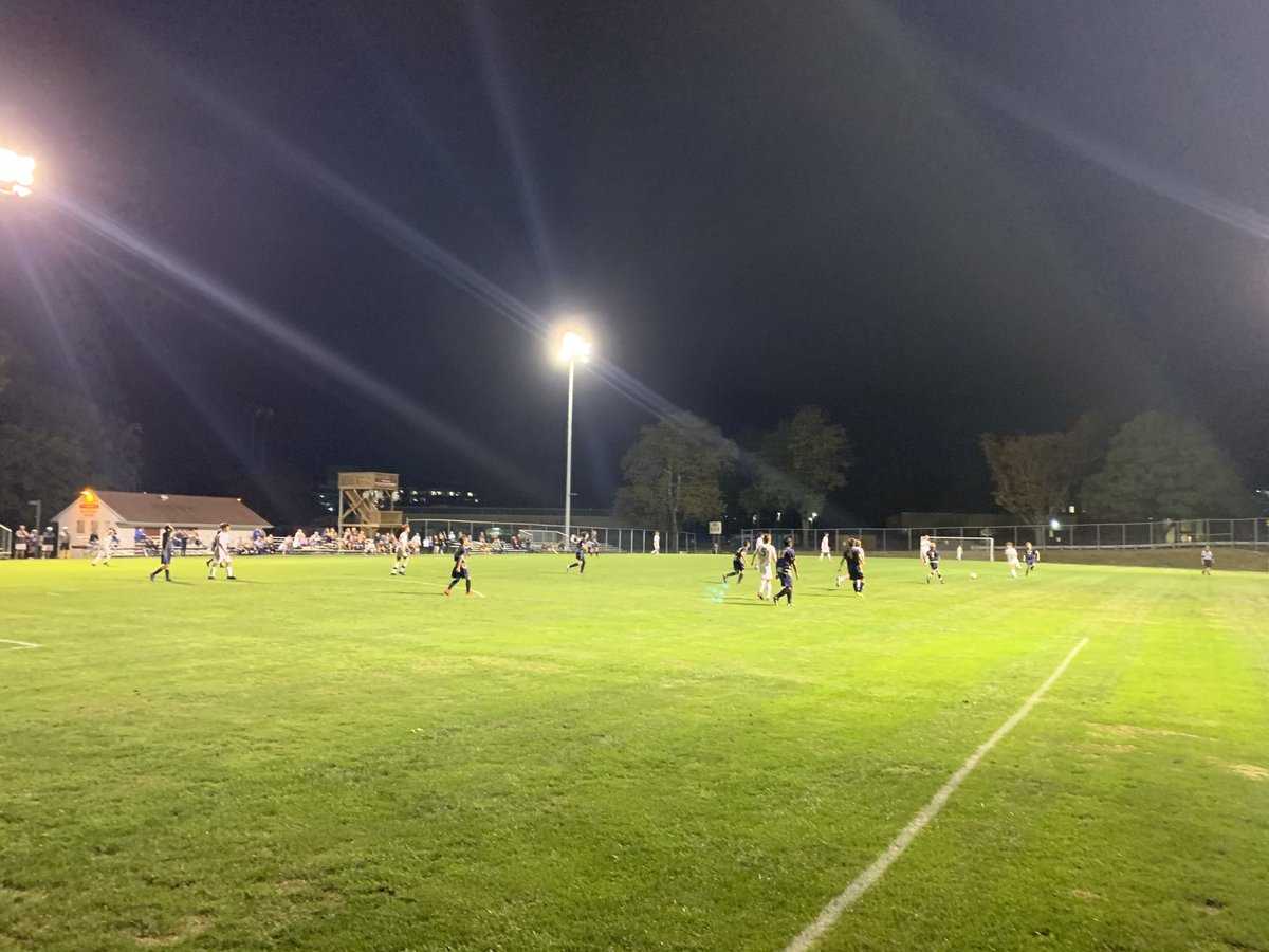 fugettsports's tweet photo. Go fugett soccer- under the lights against Peirce! https://t.co/1Cc1McWYds