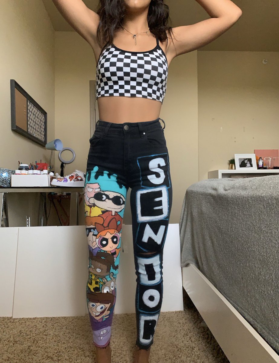 fijiwatter's tweet image. i thought twitter would enjoy seeing the pants i painted #HOCO2019