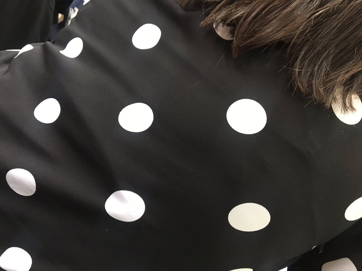 NicolaAMaths's tweet photo. @HertsLearning @Hertsmaths @HarberCharlie @rachelrayner54 @DougHarmer @lauradmaths @RachaelBMaths @siobhanjking @mrspennyslater @GalwayMr @RachaelBMaths has gone above and beyond today to launch #arrayday and WORN one... (knowingly or not ☺️) @Hertsmaths https://t.co/i7Yk2K7r5r