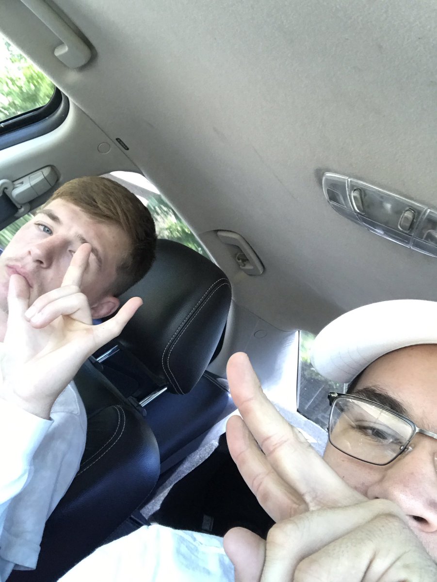 dlmyers98's tweet photo. HONCHO’S 21 🍻🍻 Enjoy it brother. Love you man and be safe!  @Mike_Honcho__47 https://t.co/sNX0t8TyDI