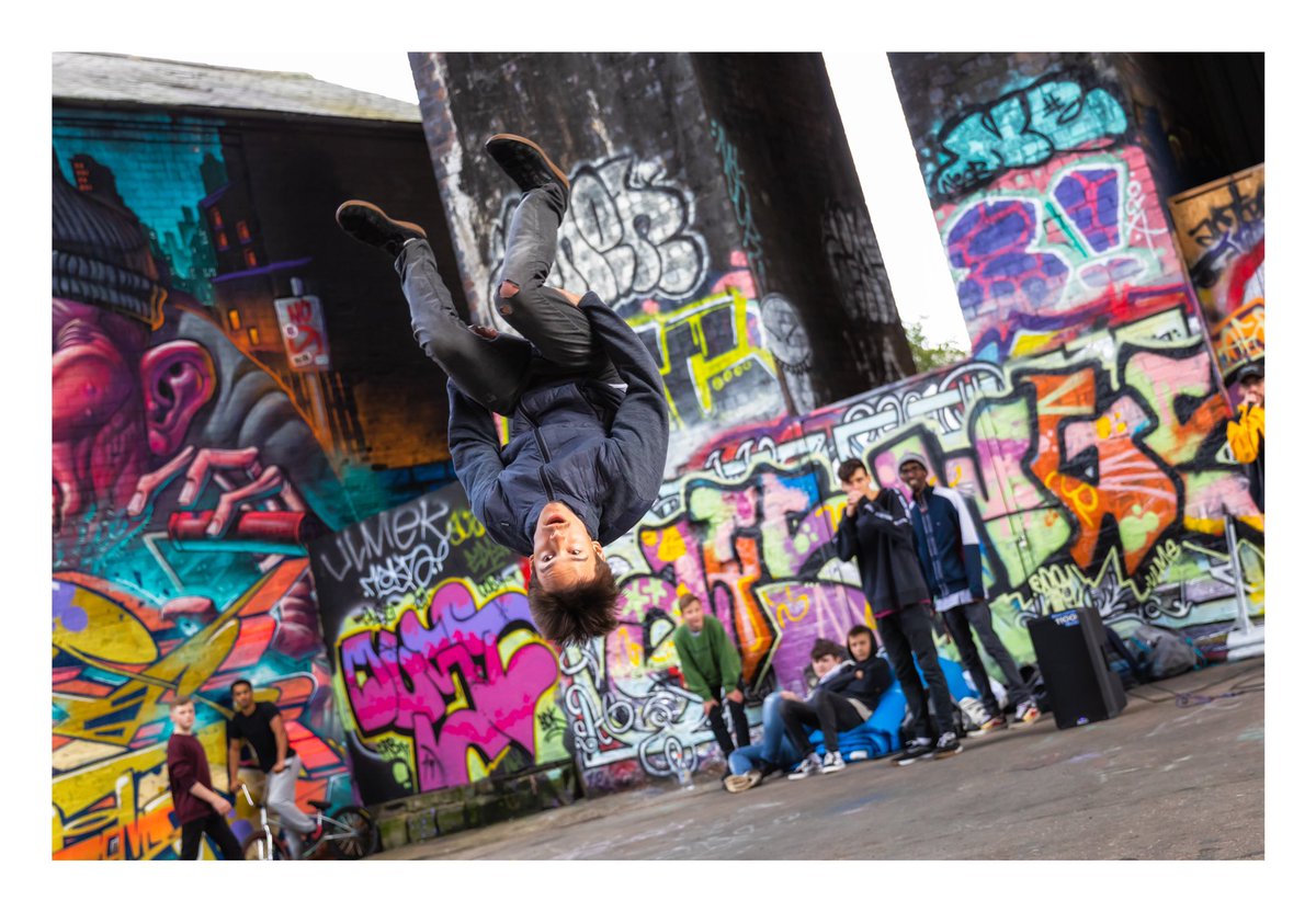 VerityMilligan's tweet photo. One of my favourites from the weekend. These free runners are just insanely talented. #BhamWeekender #WexMondays #fsprintmonday https://t.co/sZy9MTkcvE