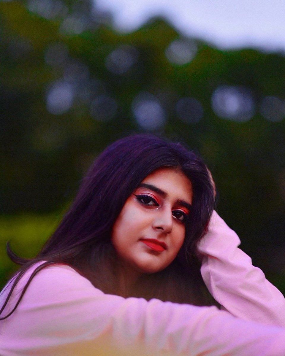 ArmedWithWords's tweet photo. #NewProfilePic https://t.co/2TGrhSXGV4