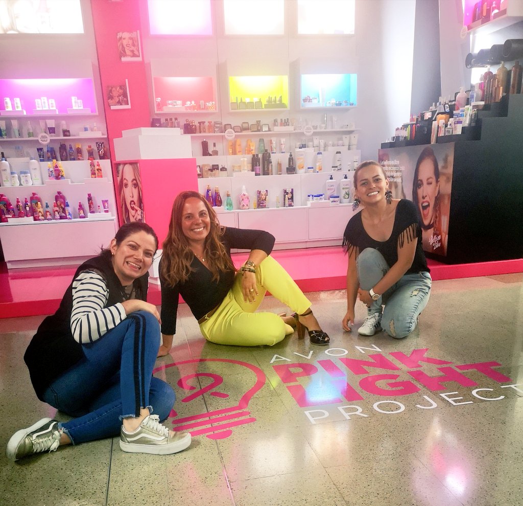 paolaruedalopez's tweet image. Esta es la cara que pones cuando sabes que existe un propósito! #Reconocelasseñales del cáncer de mama #pinklightproject #FundaciónAVON @Avon_Colombia