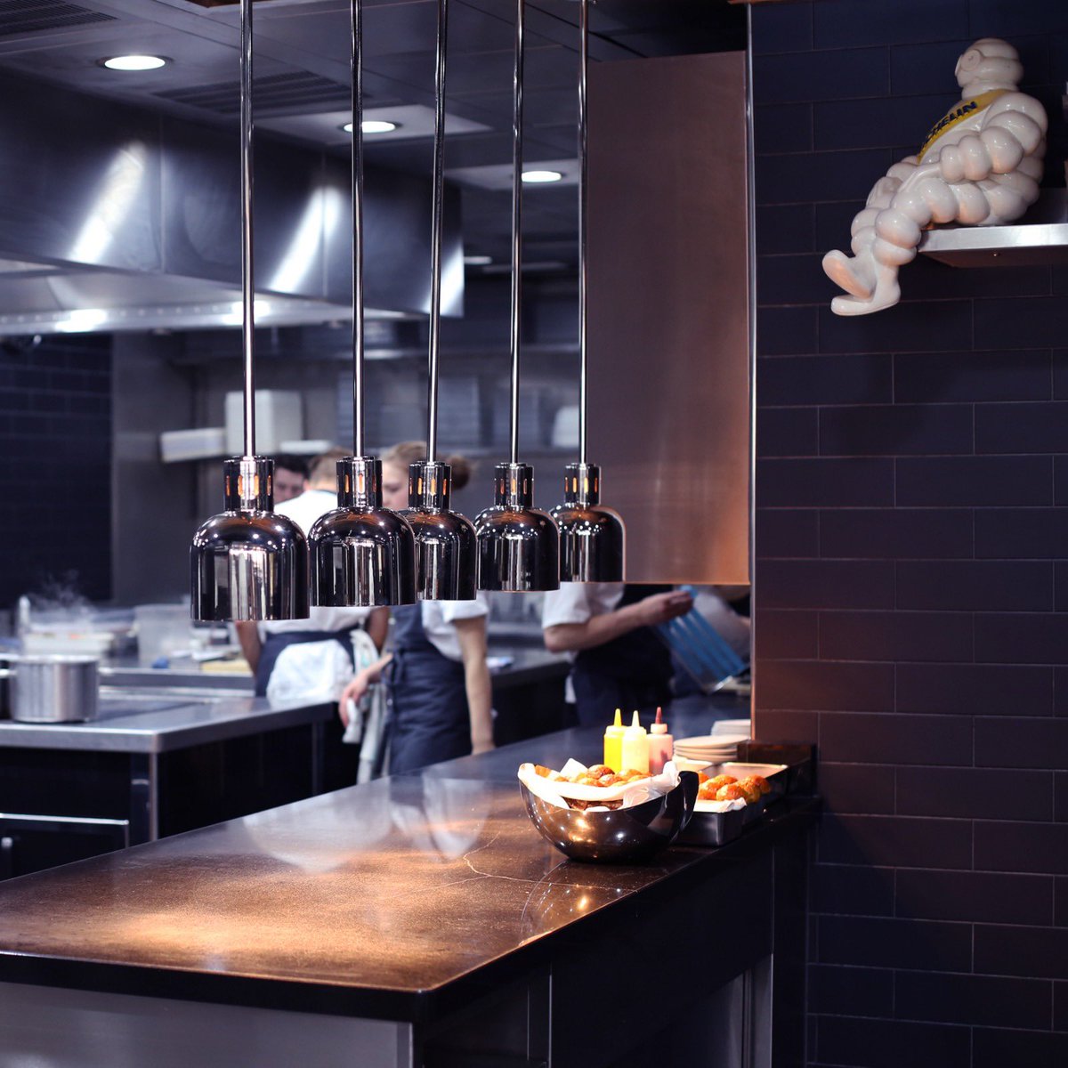 GordonRamsay's tweet image. The #Michelin Man is looking over both @restaurant_gr and @petrus who’ve both maintained their @MichelinGuideUK stars !! Big congrats to the teams at both restaurants who’s hard work made this possible ! A big Congrats to all the new ⭐️ recipients as well !