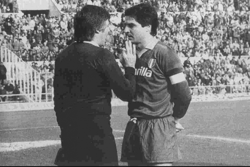 RomaGIF's tweet photo. Rispetto per l'#ASRoma https://t.co/R2qcf5esKs