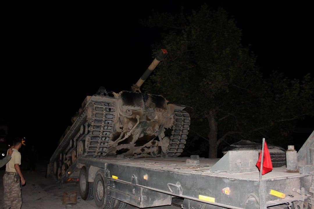 RealistByA's tweet photo. 🔴#SONDAKIKA
.
🔴📍📍➡#Sınırın sıfır noktasına getirilen #tanklar indirilmeye başlandı. https://t.co/EbioRiojb2
