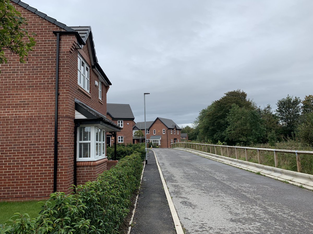 AnnaRelph's tweet image. Took a detour this morning to visit a previous @turleyplanning project. Former vacant industrial land in Hyde now looking super smart with canalside family homes. 🏡🏡🚣🌳  #proud #planninggeek