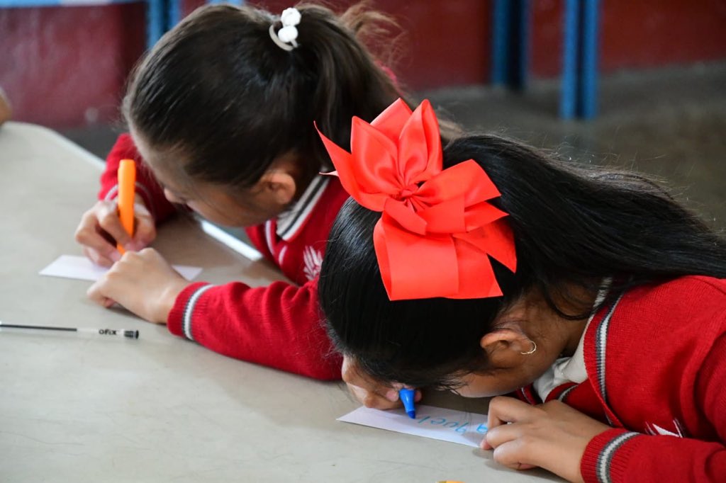 ople_Ver's tweet photo. La Comisión Especial para la Promoción de la Cultura Democrática del @ople_Ver, lleva a cabo el Taller "Valor y Color" en la escuela primaria "Quetzalcoatl" de la ciudad de #Xalapa, Ver. https://t.co/6nzHcQcJxB