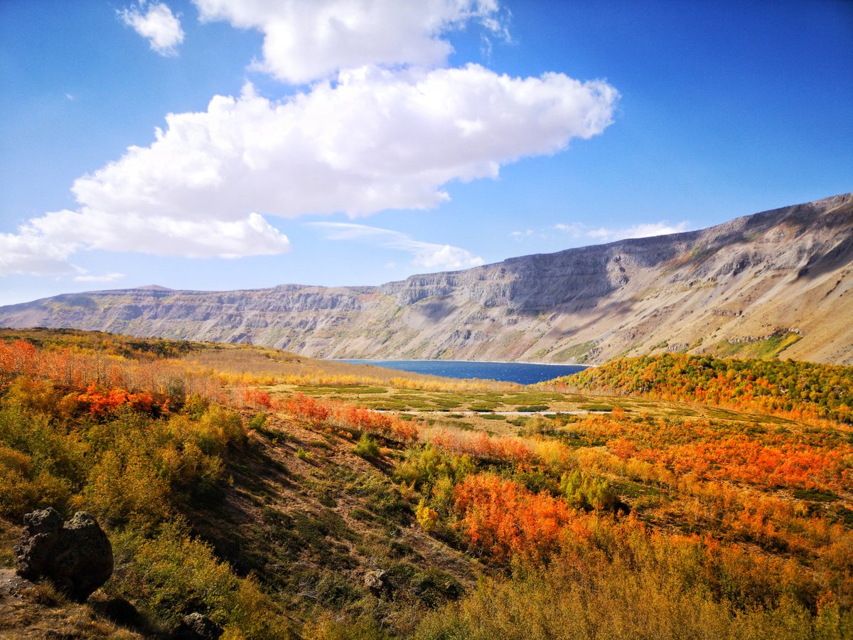 Nemrut Krater Gölünde Sonbahar 2019/EKİM #bitlis <a href="/BitlisValiligi/">Bitlis Valiliği</a> <a href="/vangolakt/">Vangölü Aktivistleri</a> @BitlisKultur <a href="/TCKulturTurizm/">T.C. Kültür ve Turizm Bakanlığı</a> <a href="/zekipeker13/">Zeki Peker</a>