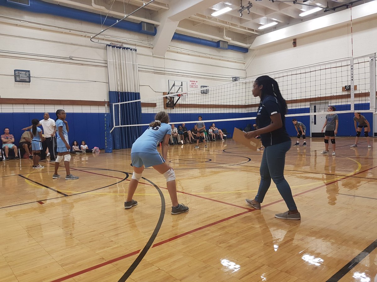 mapigago_82's tweet photo. Volleyball season started. Fifth and sixth graders playing against @bankstreetschool @The_School https://t.co/KdDLT9FZdJ