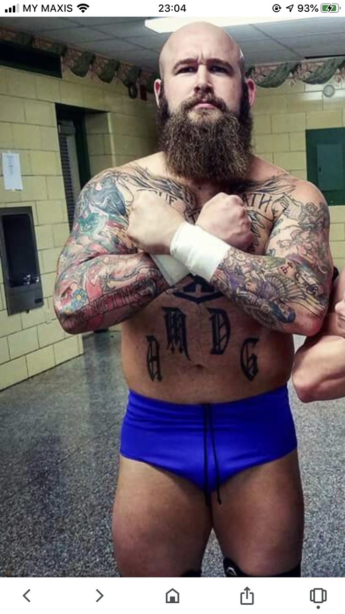 BBackMakethMan's tweet photo. I would pay to watch him in porn.
I would love him to fuck me and breed me rough.
#ErikWWE #RaymondRowe https://t.co/OpBeU1Z45g