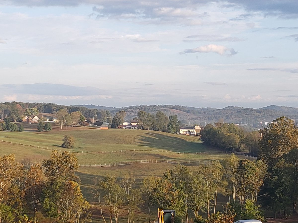 CountryCrock01's tweet image. The view from my office this morning at the Amazing Virginian Golf Course appreciate everyone there and many thanks for the app