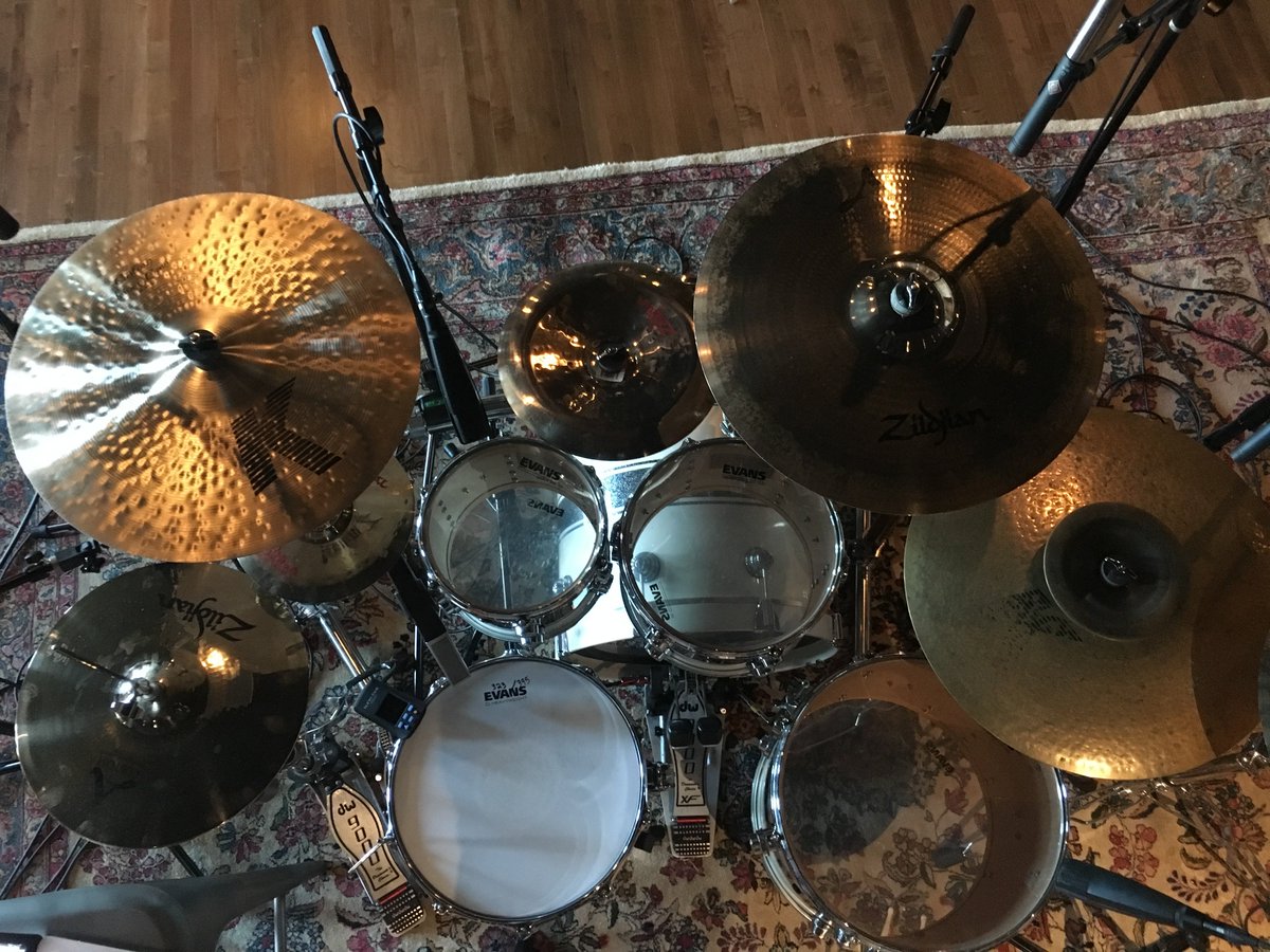 Got tunings from <a href="/mattgreiner/">Matt Greiner</a> ! <a href="/augustburnsred/">August Burns Red</a> 
10" 196/258 12" 147/193 16" 98/129 snare 323/395 (tunings are listed top head Hz/ btm head Hz)
