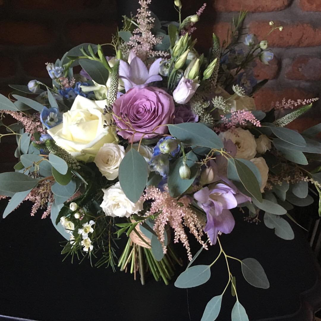 No words needed for this beautiful bridal hand-tie 💗