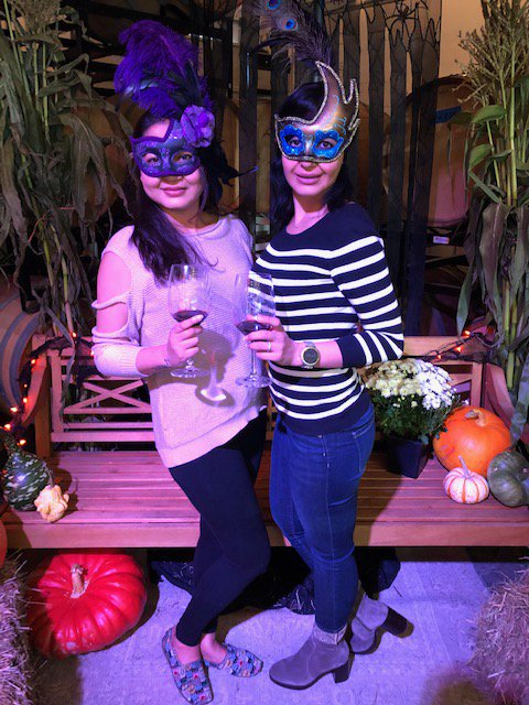 Weekend Shenanigans at their best.  Look what happens when our team gets creative and gives you in house entertainment.  Thanks for playing along and having some fun with us!
.
#wawine #wine #woodinville #winetime #winetruth #community #village  #shopnow #drinklocally #drinkwine