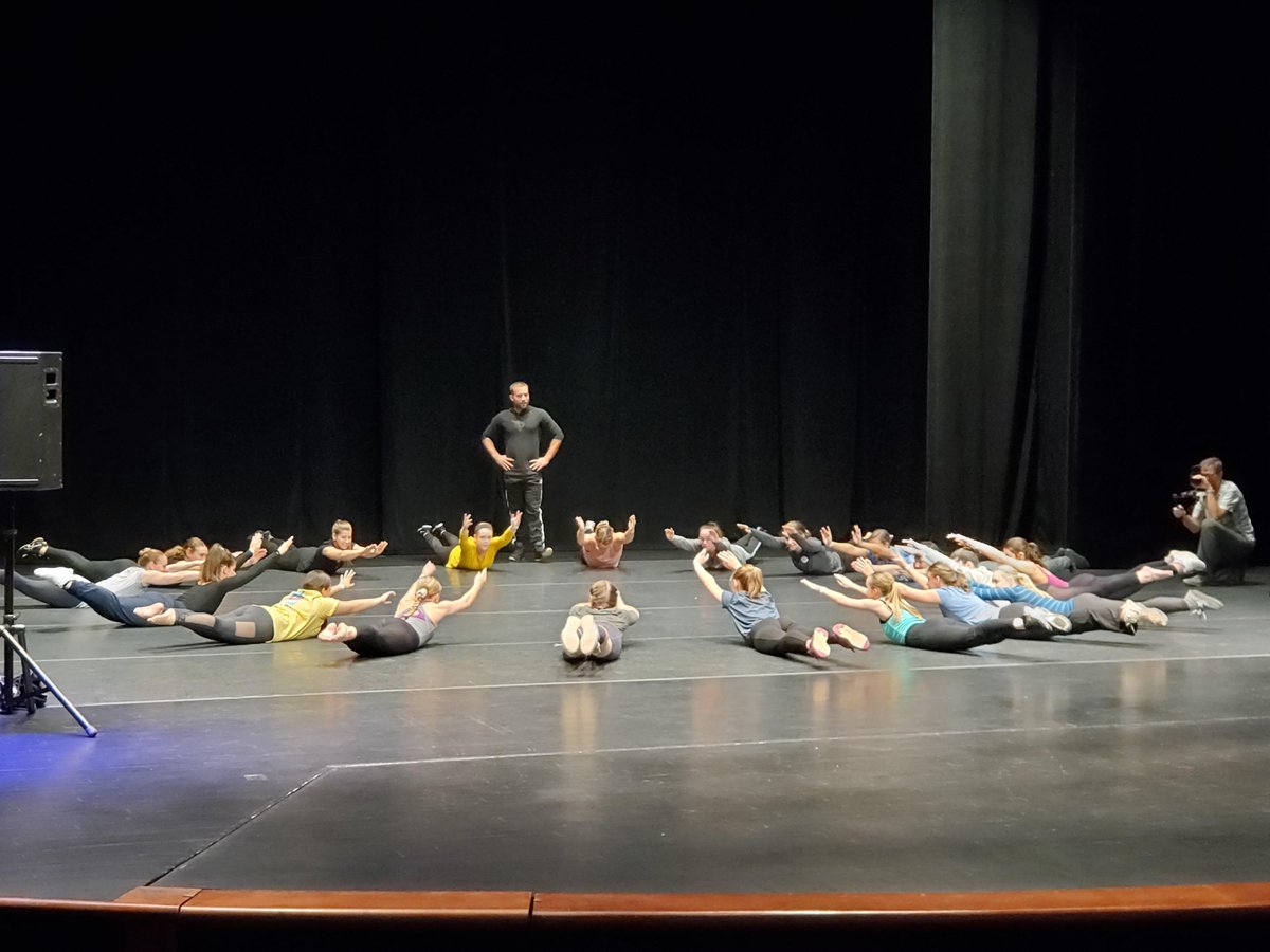 TMacPR's tweet image. Company members from @Diavolo_LA participated in a master class today with some local students. The acrobatic dance group will take the main stage at the @peacecenter tomorrow night at 7:30!