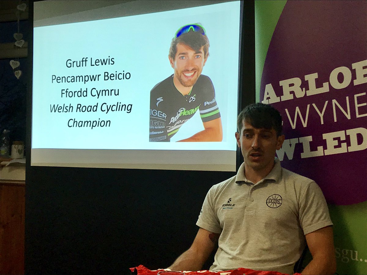 Taldraeth's tweet photo. Mwynhau gwrando ar @GruffLewis @BeicioCymru @WalesCycling yn Tanygrisiau heno gan @ArloesiGwynedd  diddorol gwybod beth yw anghenion #beicwyr gan fod y llwybr beicio yn mynd heibio ein mynediad #CyfleBusnes https://t.co/1A1wJkF9Kk
