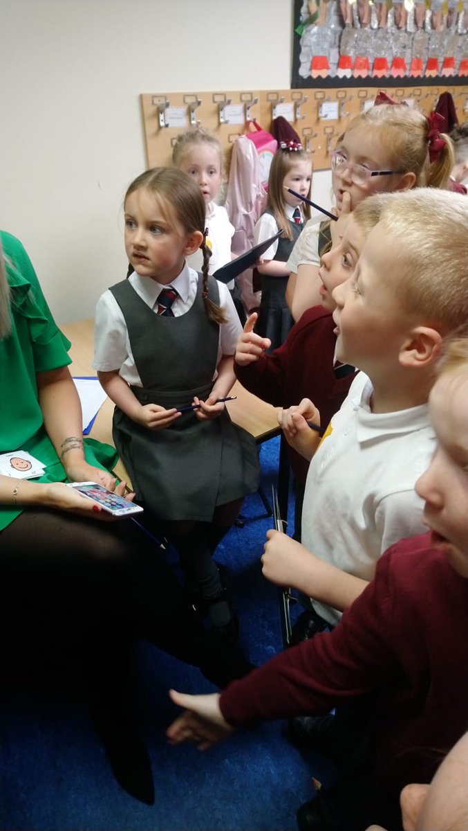 CraigmarlochB4's tweet photo. Proud officers reporting for duty! Those wee โeurekaโ faces! #wesolvedit ๐ https://t.co/AwgzgWL7vH