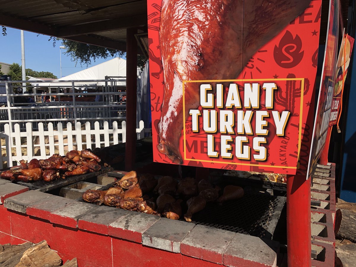 VinceSimsNBC5's tweet photo. Now my fair day is complete. I got my turkey leg. I don’t walk and eat this. It has to go home with me because what I do to it isn’t pretty! #nomeatleftbehind https://t.co/jVt6Ru2aRr