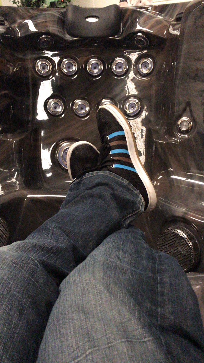 vtmiller's tweet photo. Travel safe #garyvee from #RVA -Richmond VA - selling with video and text- factory direct hot tubs without the middle man or retail #newbizmodel #usamade #AquaLiving #mfgRep $3.3m sold and counting - #scalingtheunscaleable https://t.co/fUMo3XwA9u