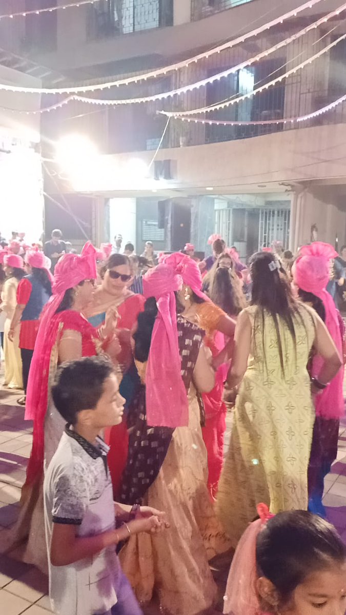 ashokmistry4545's tweet image. @SrBachchan Daddu Tum !!

Garba in our society with style of #Arjunsingh vald #Bhimsingh vald #Dashrathsingh