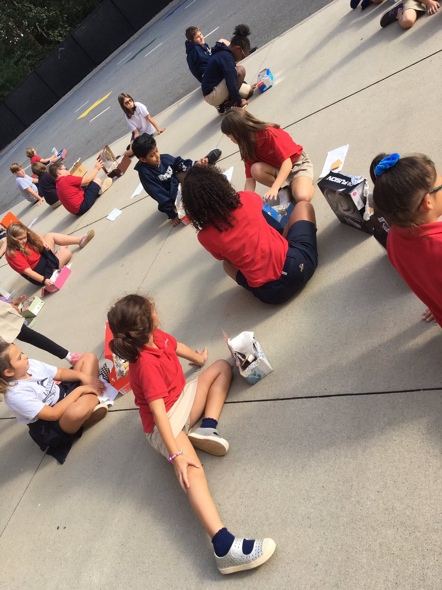 StepNoodles's tweet image. The sun came out for us!!!! Kitchen Chemistry club day 1 was so much fun and we made a big mess! We made solar ovens and cooked s’mores! #scienceLabRULES! @LangtreeCharter @EPadgettLCA @ShaneFLis @MSilverLCA