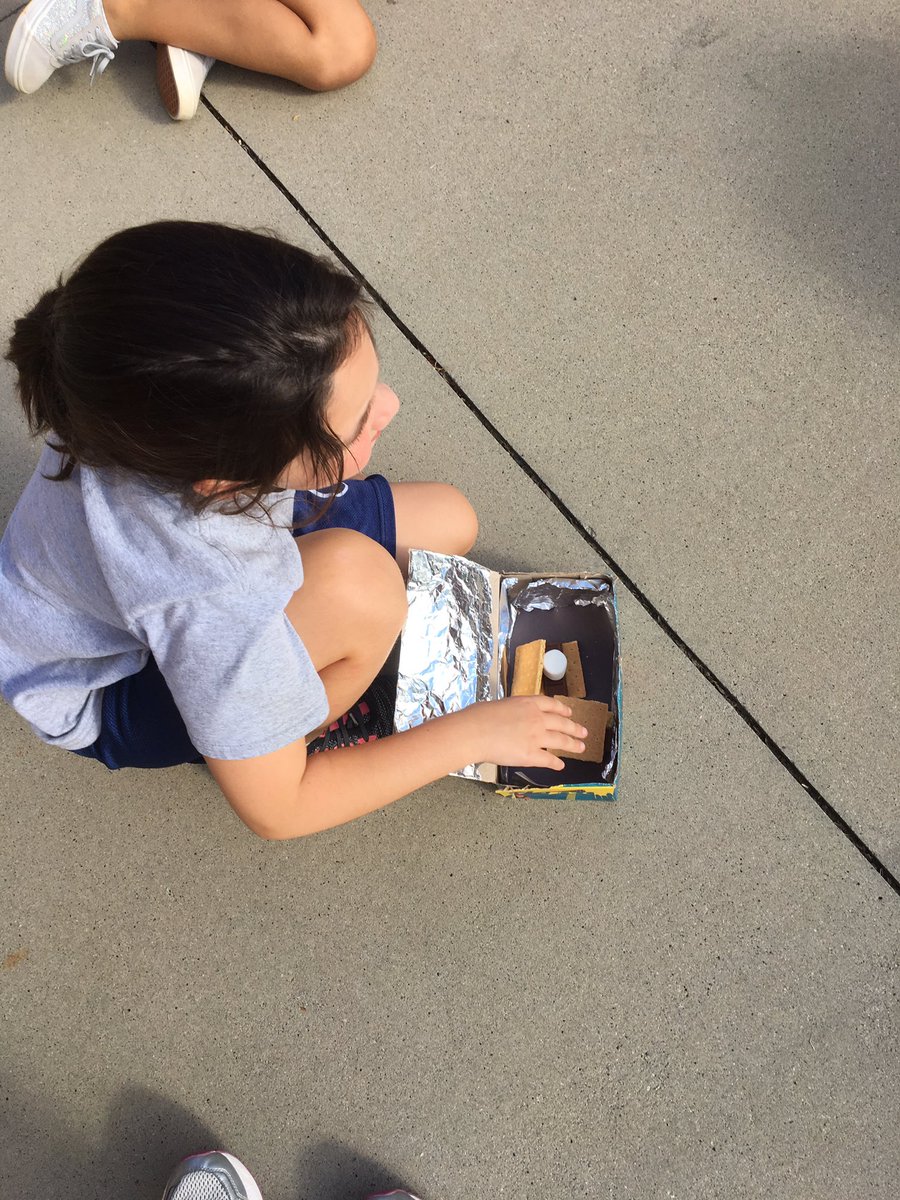 StepNoodles's tweet image. The sun came out for us!!!! Kitchen Chemistry club day 1 was so much fun and we made a big mess! We made solar ovens and cooked s’mores! #scienceLabRULES! @LangtreeCharter @EPadgettLCA @ShaneFLis @MSilverLCA