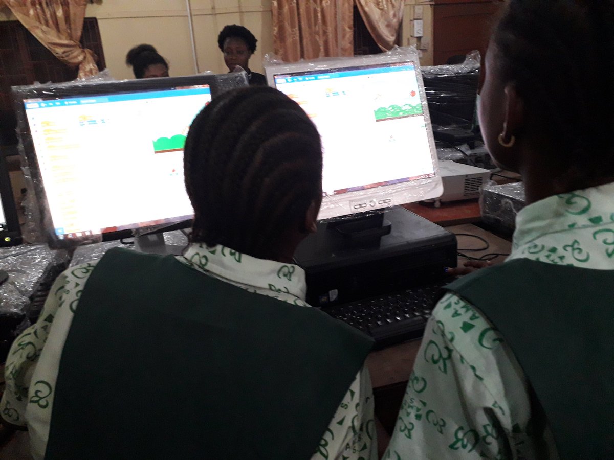 japhletnwamu's tweet photo. This October we're on a mission to train 1500+ kids with support from @Google.
Today, we visited Auntie Maria and University Demonstration Secondary School in Benin.
We have lots of other schools interested and we hope to reach our goals.
#CSFirst #CSFirstNG #TeklyByCurators https://t.co/nZs9oGjYNR