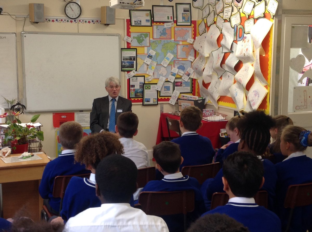 bboughton79's tweet photo. A very informative morning spent with Mr Mitchell MP for the year 6 children. Brilliant discussions and questions - thank you for giving up some time to explain the life of an MP Mr Mitchell. https://t.co/hEX6KeL7l1