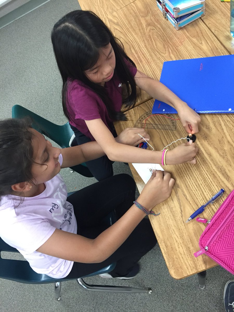 LearningbyHand's tweet photo. How do you build a circuit with a switch to control the flow of electricity? Ask a 4th grader! @CWE_Cougars @CinSny_CWE https://t.co/FTJlBElnaM