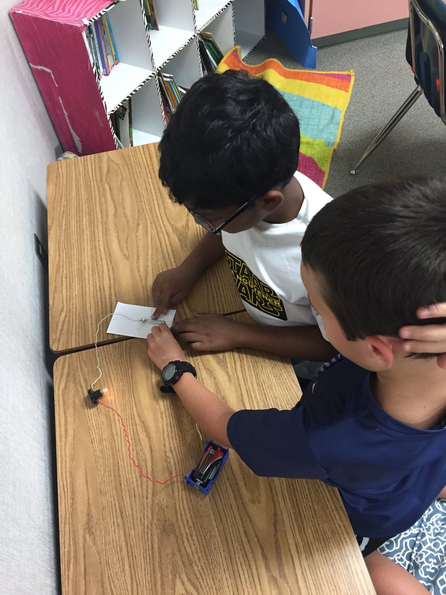LearningbyHand's tweet photo. How do you build a circuit with a switch to control the flow of electricity? Ask a 4th grader! @CWE_Cougars @CinSny_CWE https://t.co/FTJlBElnaM