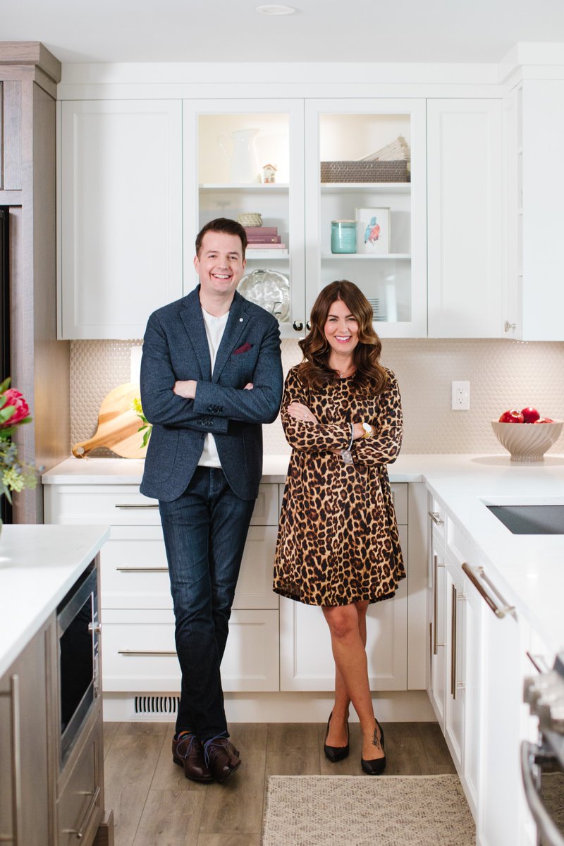 Did you miss us?😁Jill and Todd are finally BACK with a batch of all new episodes every Monday, starting today! 

Tune in at 10PM ET/PT on @hgtvcanada 🎉
Special thanks to <a href="/minted/">Selena</a> for all of the reveal artwork!! ❤️ 

<a href="/jillian/">Jillian</a>.harris <a href="/toddtalbot/">Todd Talbot</a>