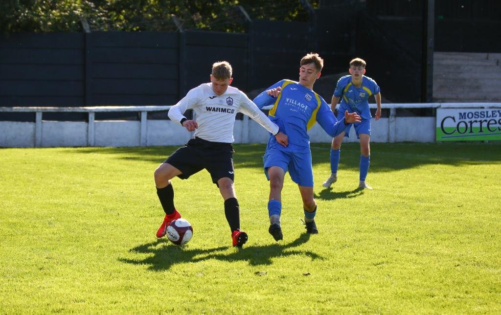 actyres's tweet photo. A few pictures of @RazRazza02 from last weeks game against Radcliffe @MossleyAFCYouth #nplfa @NPLFA #oldhamhour @allaboutoldham #sunsout https://t.co/v16Aa9EJNe