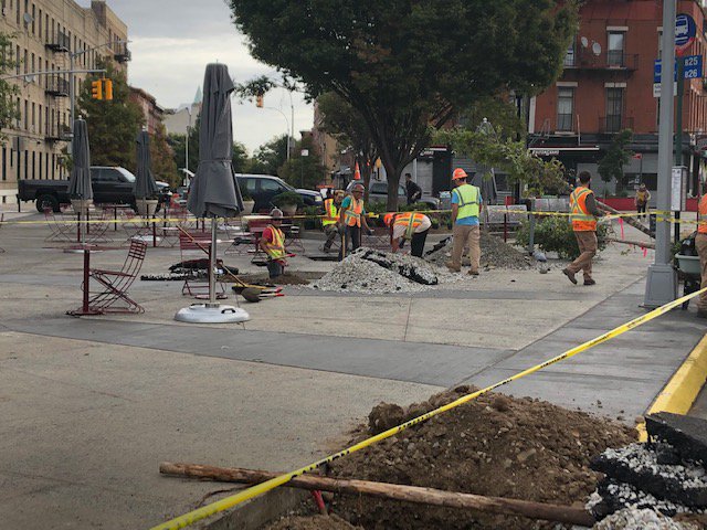 FABFultonBK's tweet photo. Just a couple days after we celebrated the plaza re-opening with the community, the greenery arrived to #PutnamTriangle today! #ClintonHill #Brooklyn https://t.co/3w3sdJXJR5