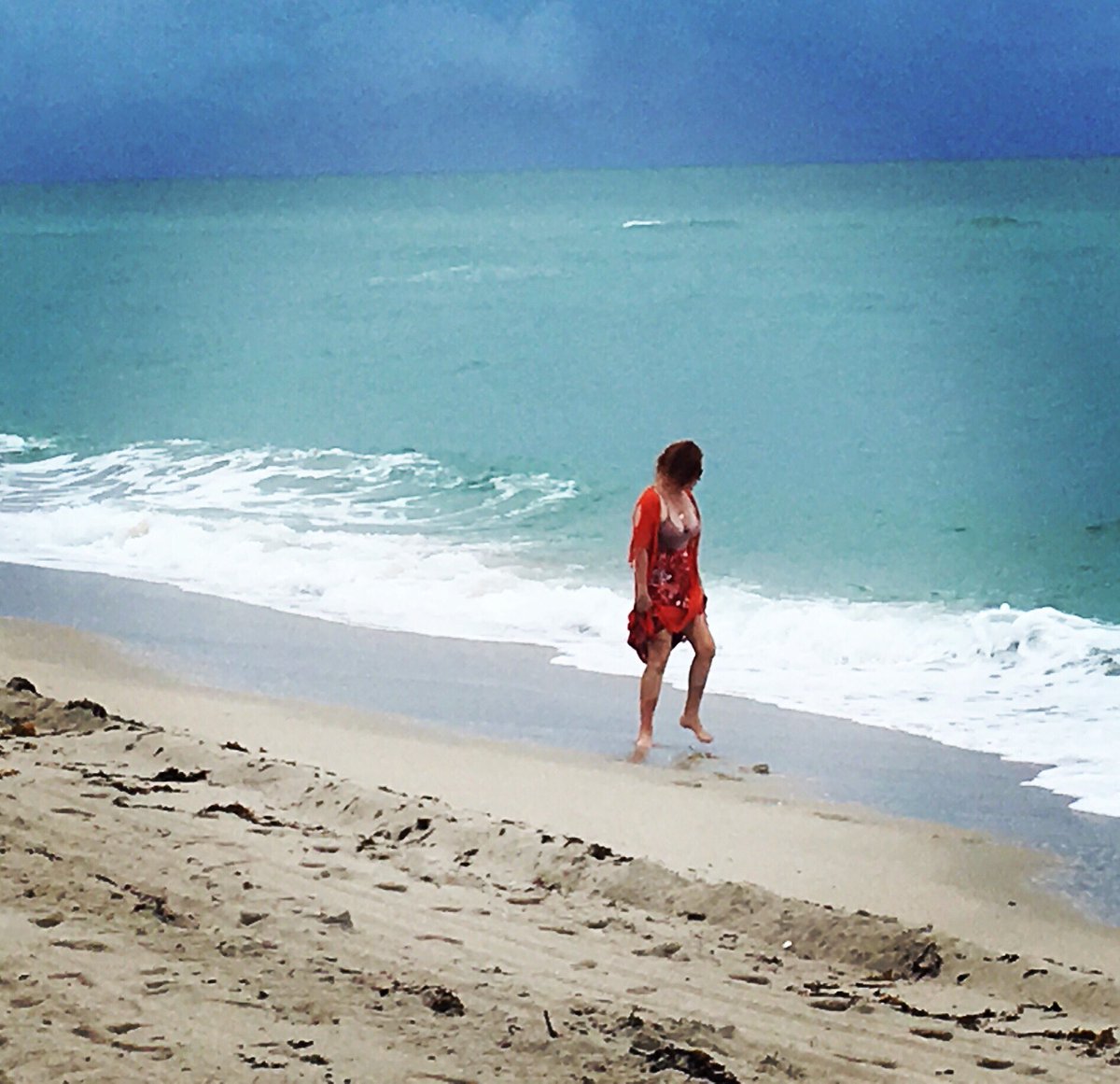 JennaRains's tweet photo. It may be raining like crazy here in Miami but I dig it. (We were in the water 5 minutes later) #rainydays #myjam #rainydayspleasestay #miami #loveit #happymonday #fontainebleaumiami https://t.co/CXLlThxIig