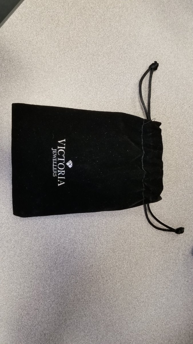 reginapolice's tweet photo. Lost &amp; Found Mystery: on Sun., Oct. 6th, this small bag was forgotten on the counter of a local coffee shop. Only the rightful owner will be able to describe exactly what’s in the bag and which coffee shop.  If this is you, contact the Regina Police Service at 306-777-6500. https://t.co/Vo6gdF80hs