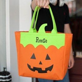 Charming_Chick's tweet image. NEW: Monogrammed Halloween Pumpkin Trick-or-Treat Tote Bag #halloween2019 buff.ly/2LU80Sf
