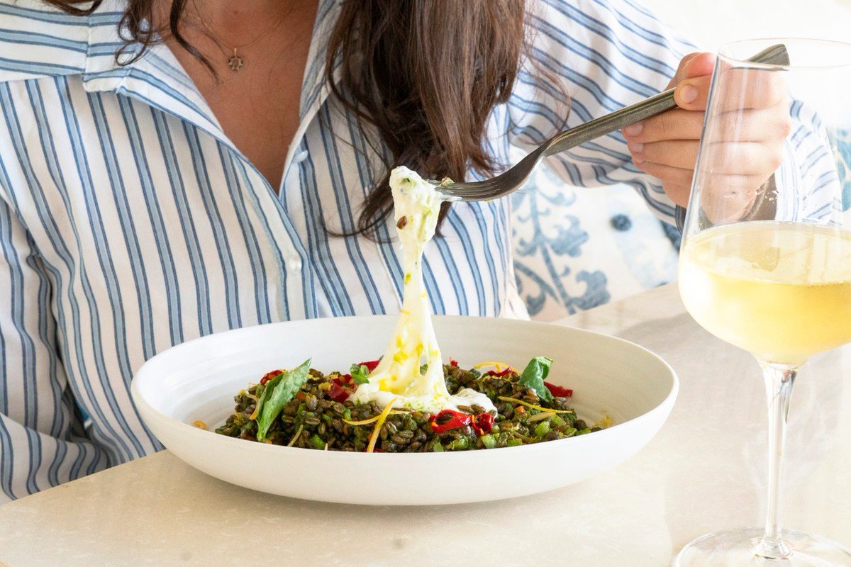 It’s the details that make the masterpiece! Our Burrata &amp; Wheat Berries is a must have.. #BurrataCheesePull #Light&amp;Healthy #SantuariLa
